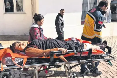 Hamile eşini bacaklarından vurdu