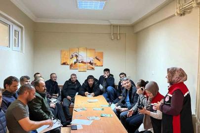 İliç’te üreticilere B-Reçete sistemi anlatıldı