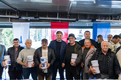 İzmir'de küçük ölçekli balıkçıya dayanışma eli