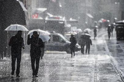 Kar ve sağanak yağış geliyor. Meteoroloji'den 13 ile sarı kodlu uyarı