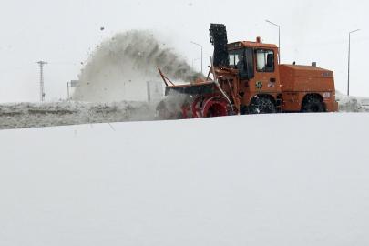 Kars'ta 77 köy yolu ulaşıma kapandı