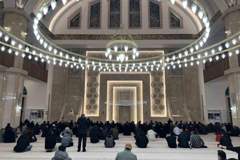 Kars’ta Ramazan’ın ilk teravih namazı kılındı