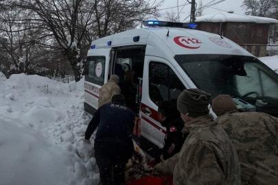 Kemaliye’de toprak kayması. 1 işçi hayatını kaybetti