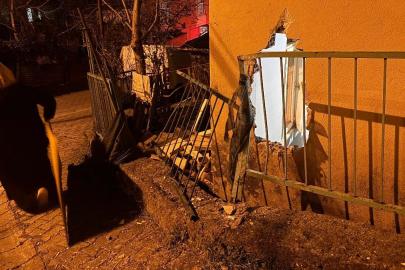 Kocaeli'de kamyonetin çarptığı evin duvarı altında kalan kişi yaralandı