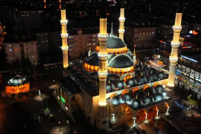 Konya Selçuklu’da Berat Kandili manevi coşkuyla idrak edildi