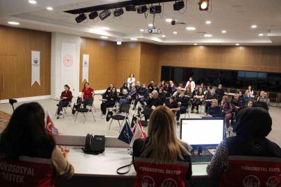 Koruyucu aile hizmet modeli sağlık çalışanlarına tanıtıldı