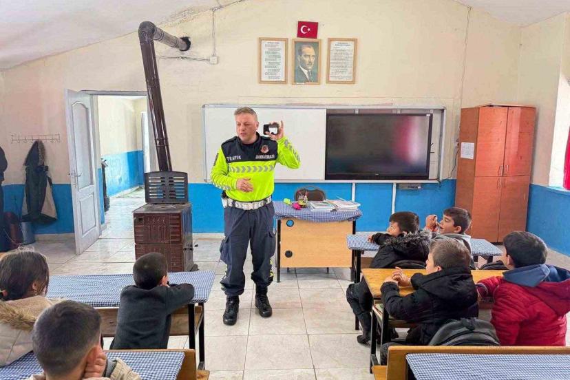 Malazgirt’te 52 öğrenciye trafik eğitimi