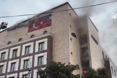 Merter Polisevi'nde yangın. Ekipler olay yerinde