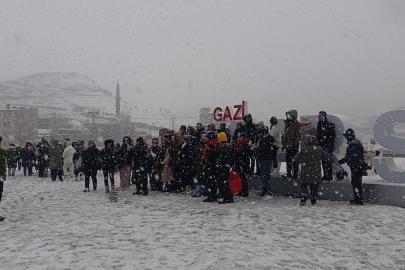 Meteorolojinin uyarısının ardından Kars’ta yoğun kar yağışı başladı