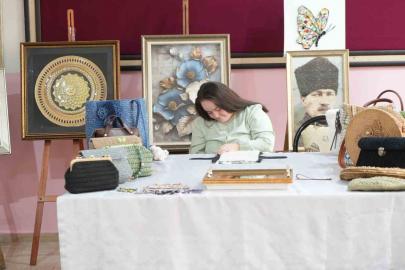 Muş’ta down sendromlu Rabia’nın sanatla yükselen başarısı