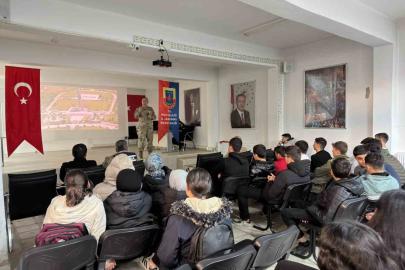 Muş’ta öğrencilere Jandarma Teşkilatı’nın tanıtımı yapıldı