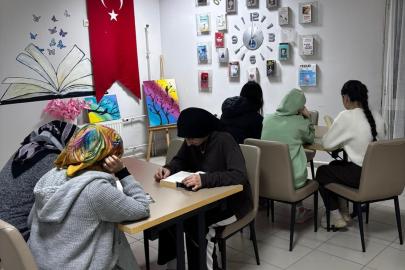Öğrenci yurtlarında kitap okuma etkinlikleri sürüyor