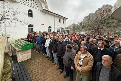 Otomobiliyle dereden geçerken sele kapılıp öldü (3)