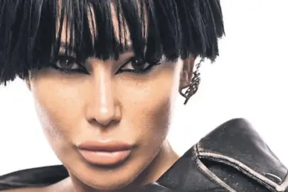 Petek Dinçöz’den Orhan Baba şarkısı