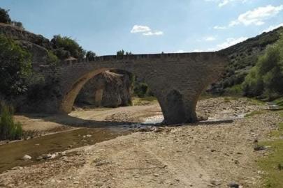 Selendi’nin saklı mirası kaderine terk edildi