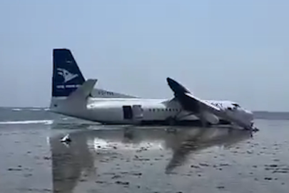 Somali'de yolcu uçağı Hint Okyanusuna acil iniş yaptı