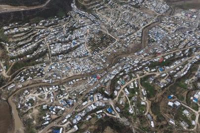 Suriye'nin İdlib ilinde şiddetli yağışlar nedeniyle 330 çadır kullanılamaz hale geldi