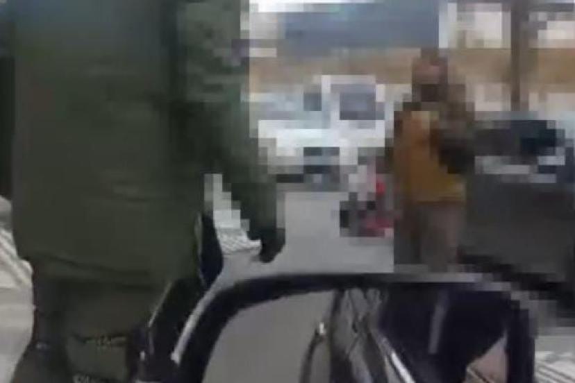 Trafikte motosiklet sürücüsüne silahlı tehdit