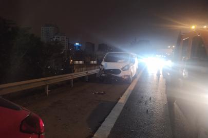 Ümraniye TEM Otoyolu'nda 8 araç birbirine girdi