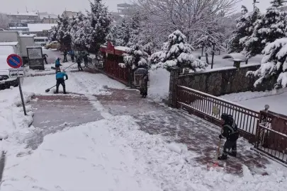 Van, Muş ve Bitlis'te 161 yerleşim yerine ulaşım sağlanamıyor