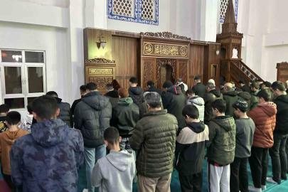 Van’da Ramazan ayının ilk teravih namazı kılındı