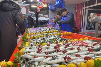Vatandaş tezgaha akın etti: İşte hamsi, istavrit, mezgit, sardalya, uskumru fiyatları