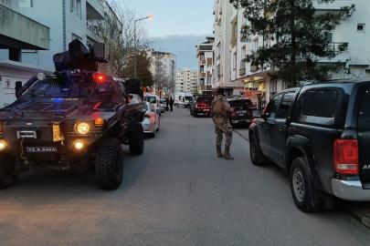 17 yaşındaki çocuk, annesi ile ağabeyini katletti