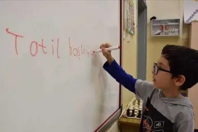 18 milyon öğrenci ara tatile çıkıyor... Tatil kitapları erişime açıldı