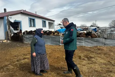 Ağrı Valisi'nden çat kapı! Vali Bozkurt, gününü köylerde geçirdi