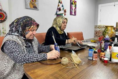 Ağrı’da atık ürünler sıfır atık kursunda sanata dönüşüyor