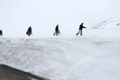 Ağrı'nın iki ilçesinde eğitime kar engeli