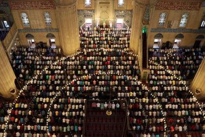 Arefe günü yarım gün mü, resmi tatil mi? 2026 Ramazan Bayramı tatil takvimi