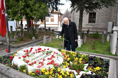 Bahçeli'den Muhsin Yazıcıoğlu'nun kabrine ziyaret