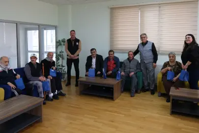 Belediye yaşlıları bayramda unutmadı