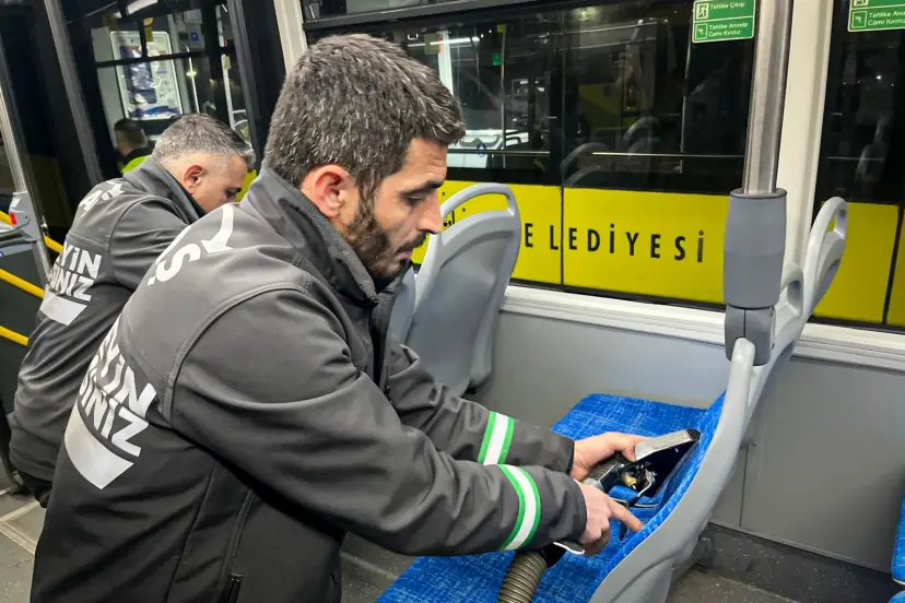 Bursa Büyükşehir’den toplu taşıma araçlarına bayram temizliği