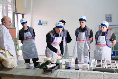 Bursa'da genç usta adaylarına uygulamalı eğitim