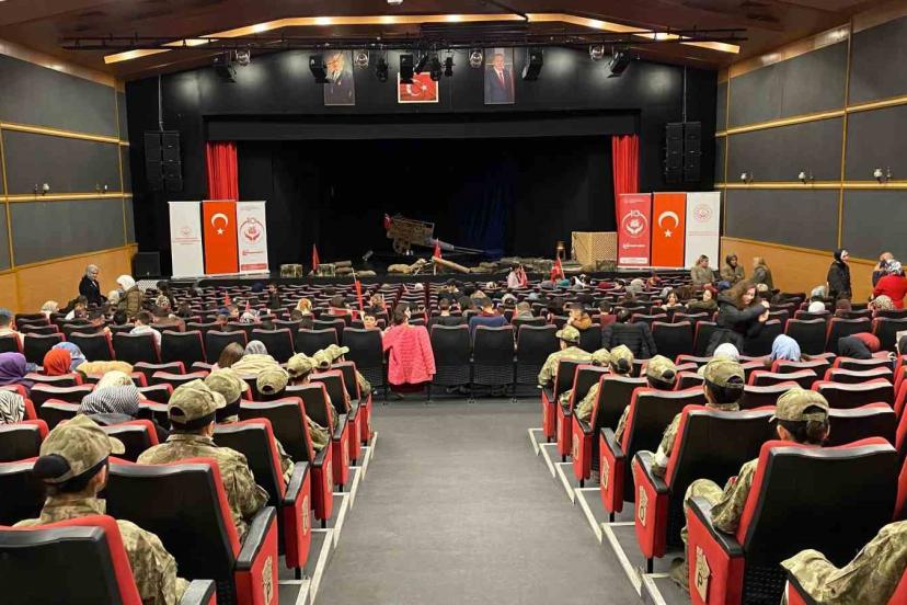 Çanakkale ruhu Erzurum’da sahneye taşındı