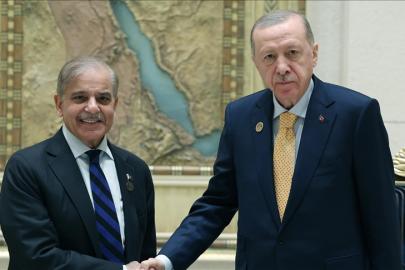 Cumhurbaşkanı Erdoğan, Pakistan Başbakanı Şahbaz Şerif ile görüştü