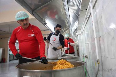 Dev kazanlar, ihtiyaç sahipleri için kaynıyor