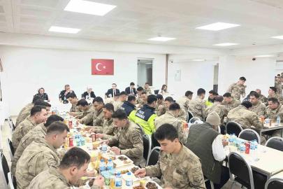 Digor Kaymakamı Ahmed Tayyib Kahraman, jandarma personeliyle iftarda buluştu