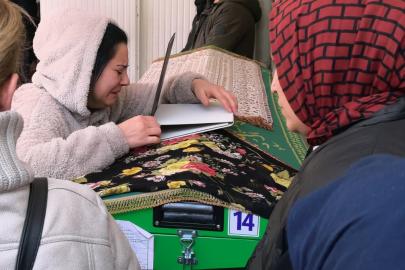 El freni çekilmeyen otomobil can aldı. Küçük Öykü'ye annede acı veda