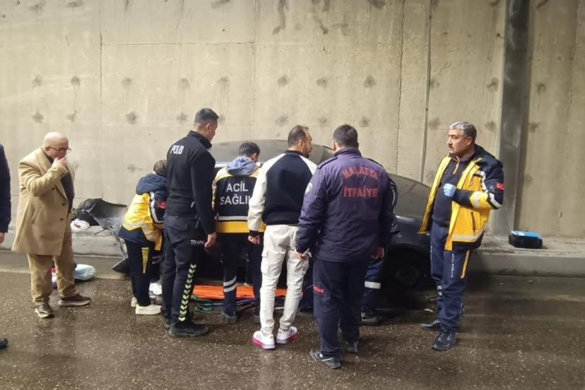 Erkenek Tüneli’nde kaza: 3 yaralı