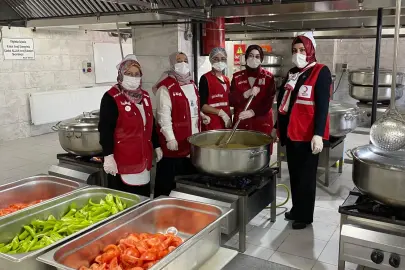 Erzurum'da üniversite öğrencilerine 'anne eli' iftar