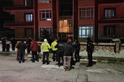 Evde kurşun eritmek isterken canından oldu