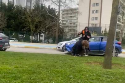 İstanbul trafiğinde saç saça kavga! Kimseye aldırmadı, yerlerde sürükledi