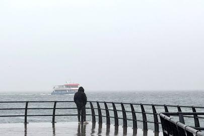 İstanbul'da yağmur hiç durmuyor. AKOM'dan uyardı: Zorunlu olmadıkça trafiğe çıkmayın