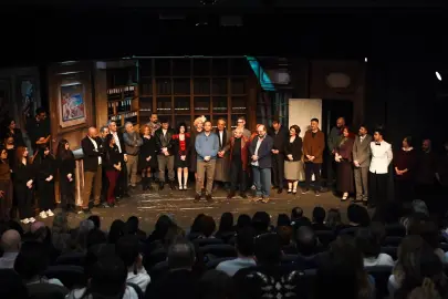 İzmir Bornova’da tiyatroya alkış