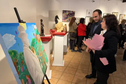 İzmit'te 'Ve kadın dokununca' sergisi kapılarını açtı