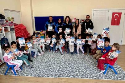 Kars’ta minik öğrencilere polislerden güvenlik eğitimi