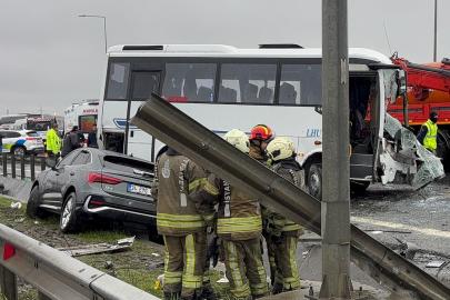 Kuzey Marmara Otoyolu'nda polisleri taşıyan servis kaza yaptı: Bir polis şehit oldu